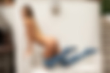[photodromm.com] 2018-10/[photodromm.com] - 2018.10.22 - Claudia - Jeans Revolution III (x42) 2000x3000/24l.jpg